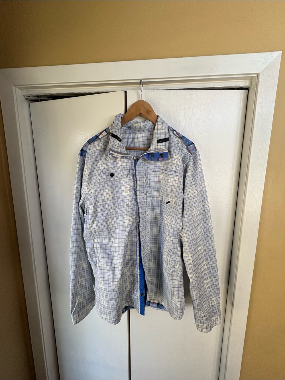 Men’s large lululemon reversible windbreaker.